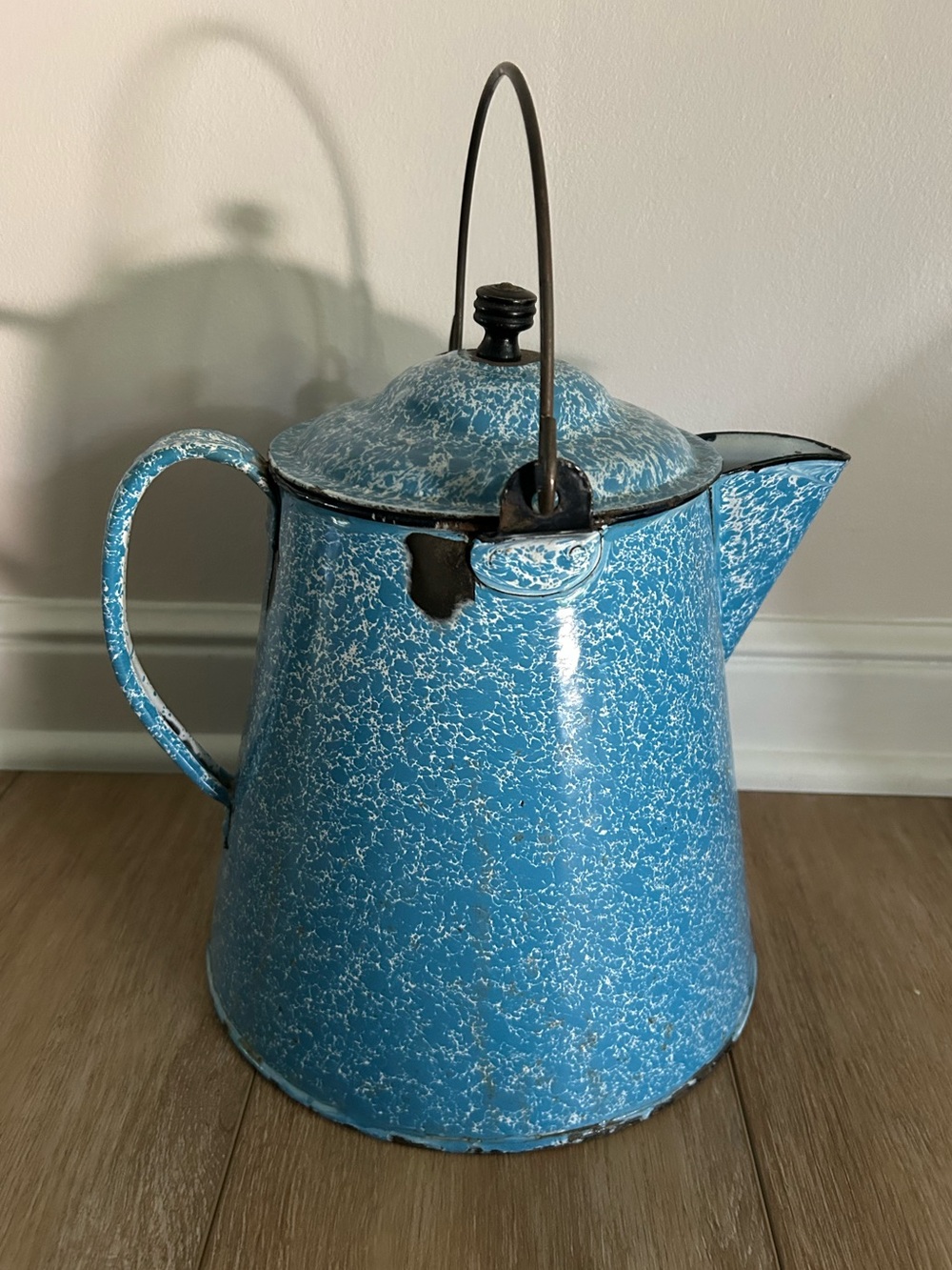 Vintage Large Robin Egg Blue Speckled Graniteware Enamel Cowboy Camp Coffee Pot